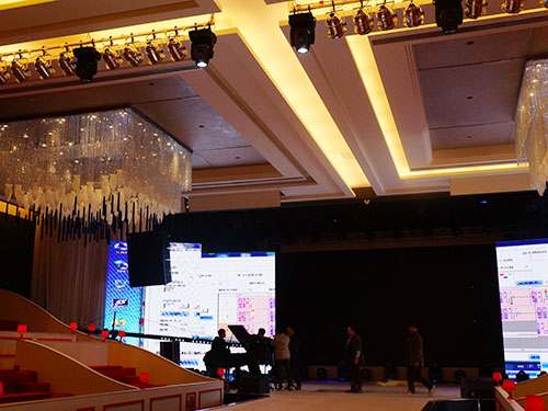 美動(dòng)華人-調(diào)試現(xiàn)場